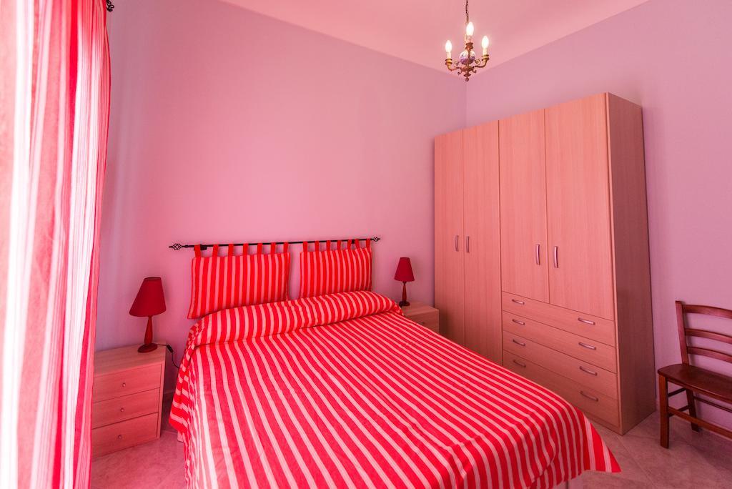 Casa La Serissa Trapani Habitación foto